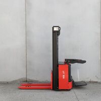 Seconds, 1600kg Electric Walkie Stacker 4.6m Lift Height Pallet Lifter Noblelift